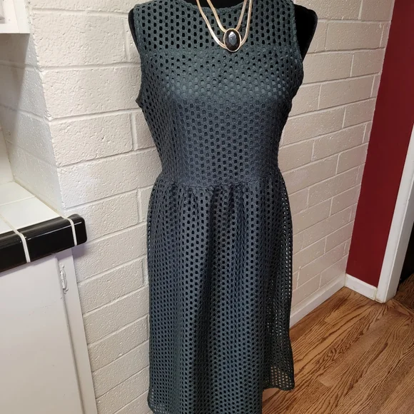 dark green dress h&m KAY CREPE DE CHINE SILK LINED MAXI DRESS IN GREEN | CULT MIA main image 0